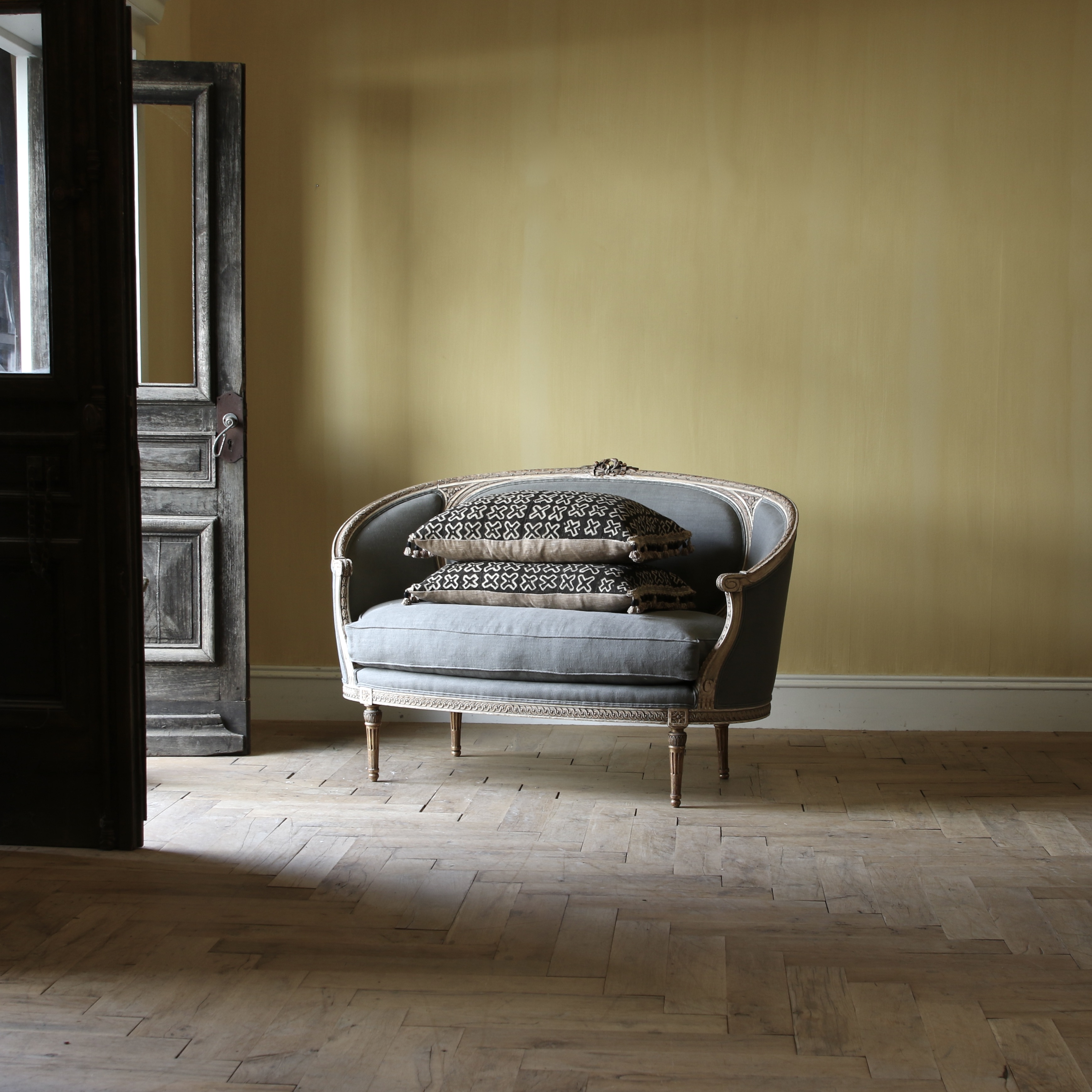 155-80 - Louis XVI Settee
